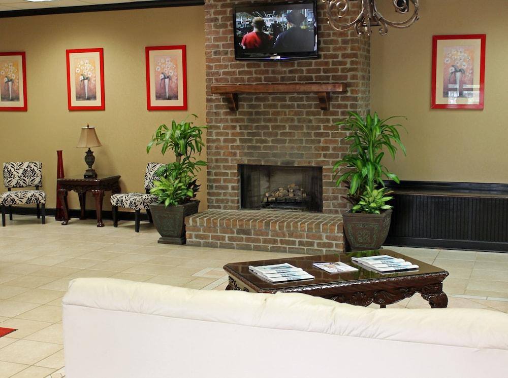 Cottonwood Suites Savannah Hotel & Conference Center Пуулър Екстериор снимка