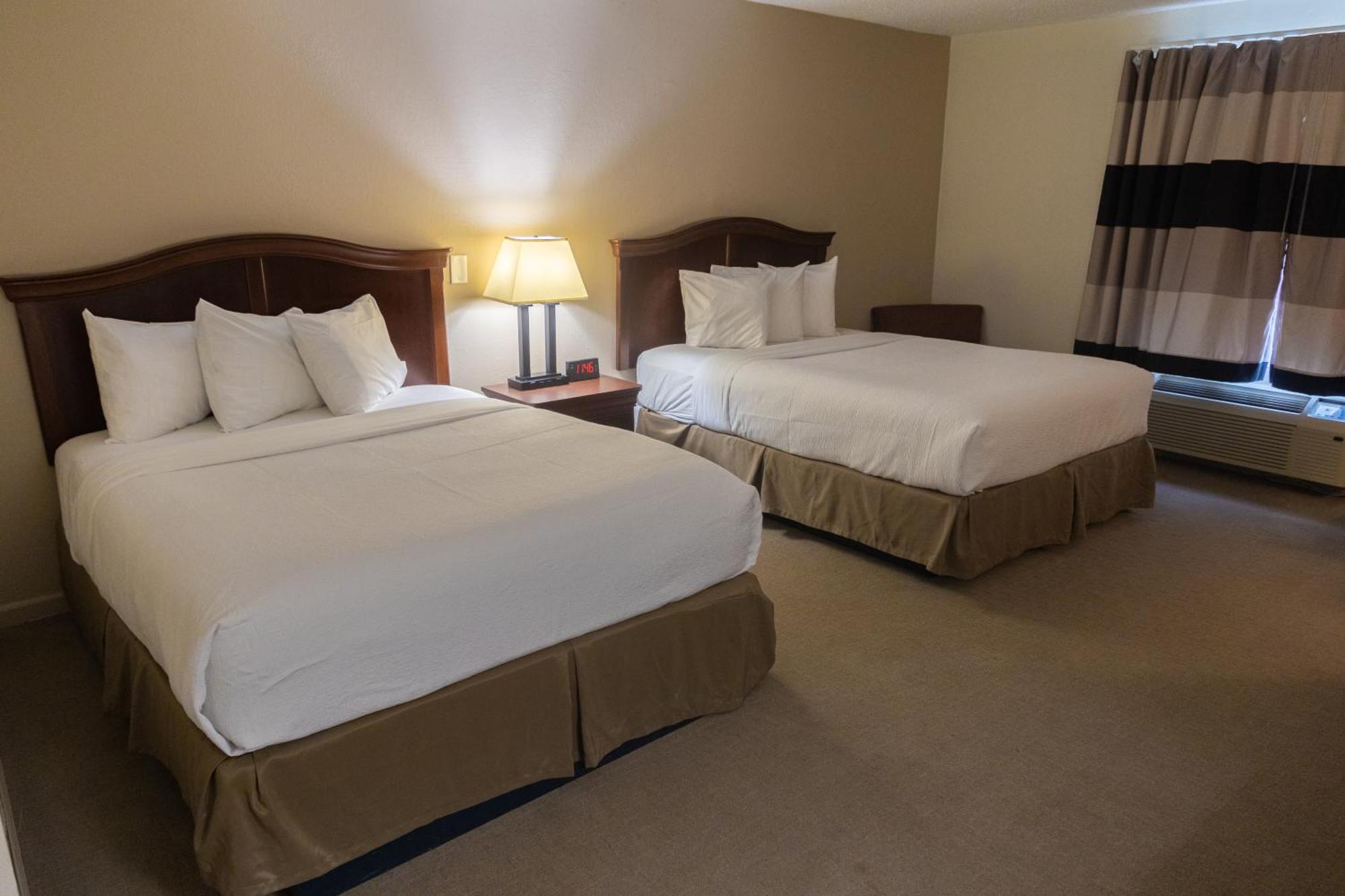 Cottonwood Suites Savannah Hotel & Conference Center Пуулър Екстериор снимка