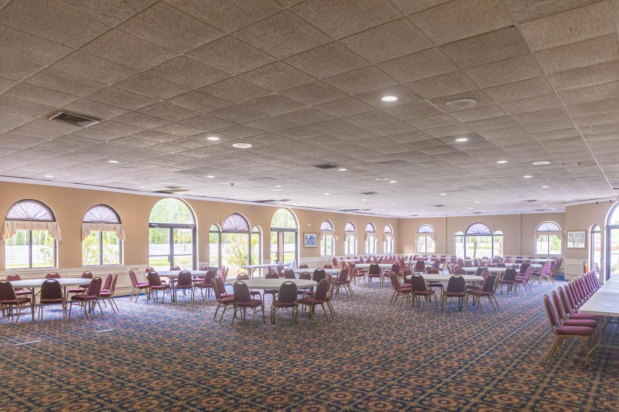 Cottonwood Suites Savannah Hotel & Conference Center Пуулър Екстериор снимка