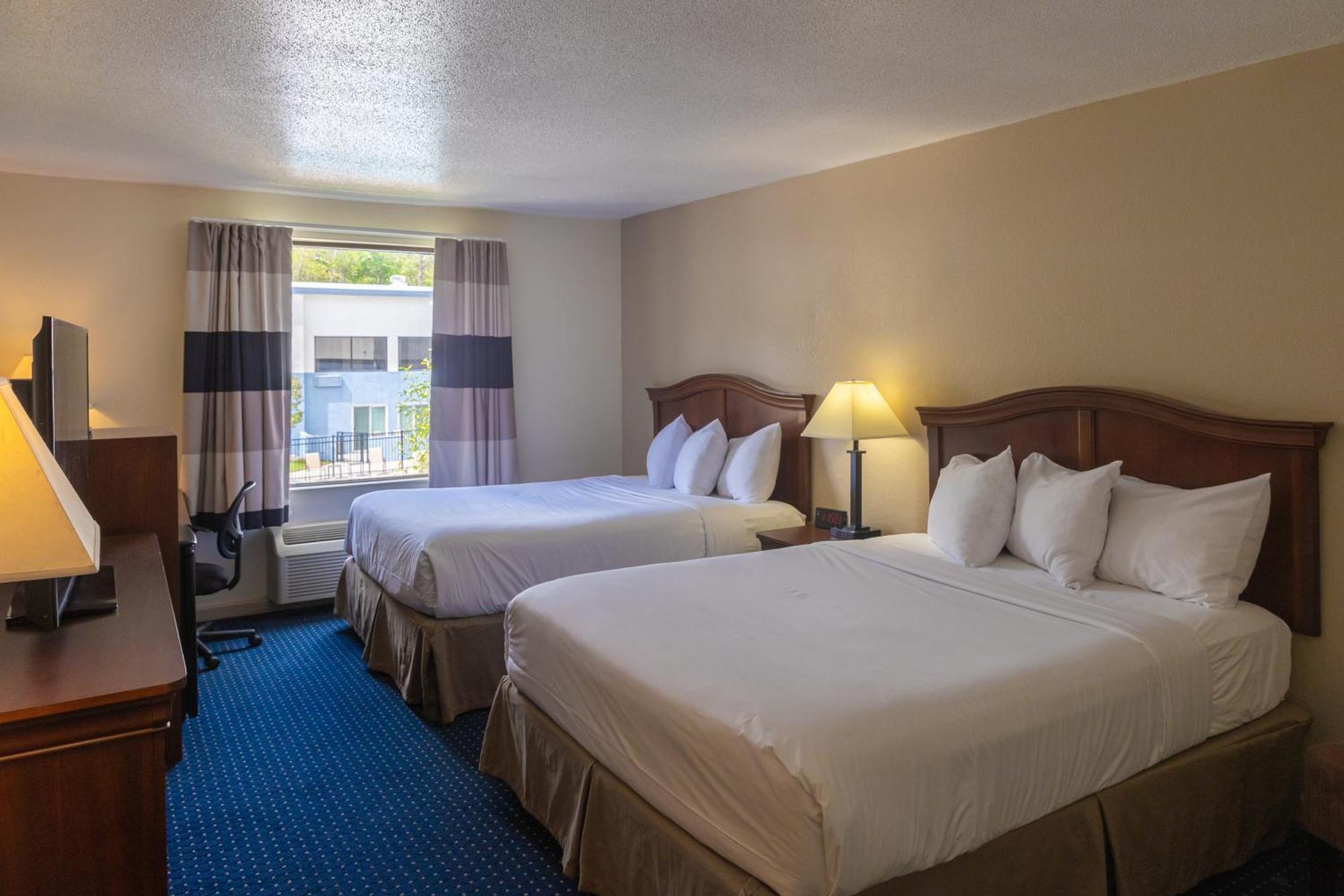Cottonwood Suites Savannah Hotel & Conference Center Пуулър Екстериор снимка