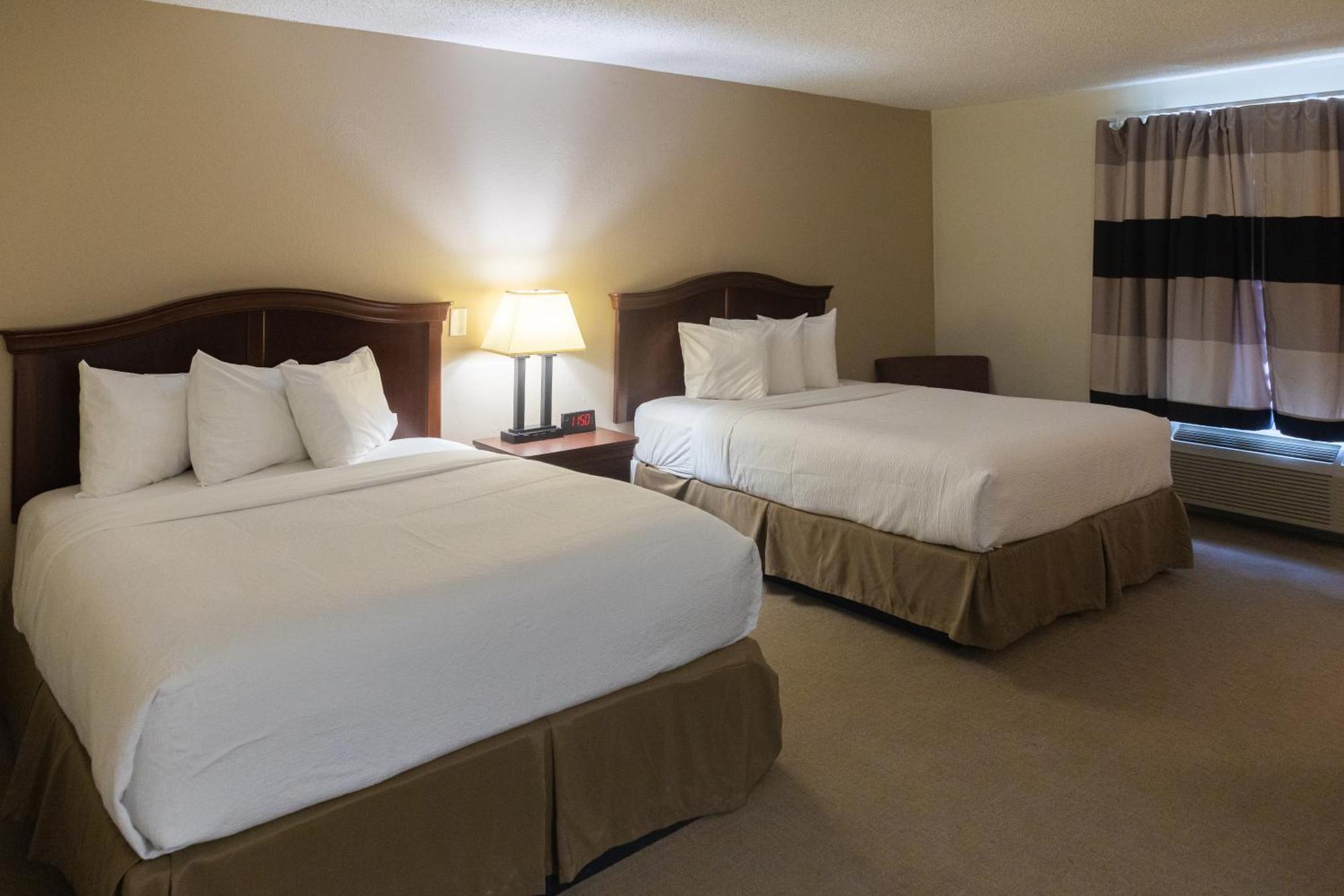 Cottonwood Suites Savannah Hotel & Conference Center Пуулър Екстериор снимка