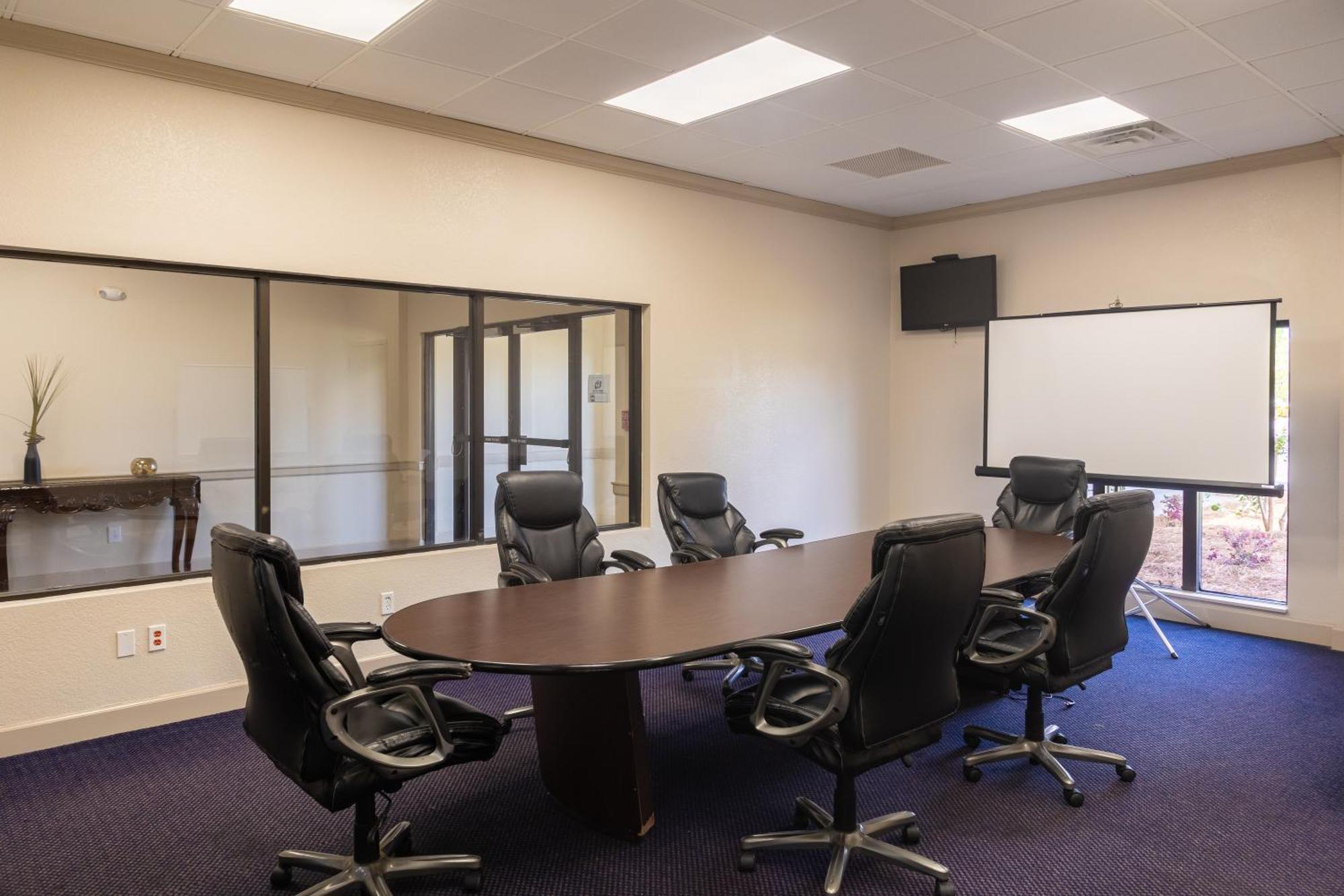 Cottonwood Suites Savannah Hotel & Conference Center Пуулър Екстериор снимка